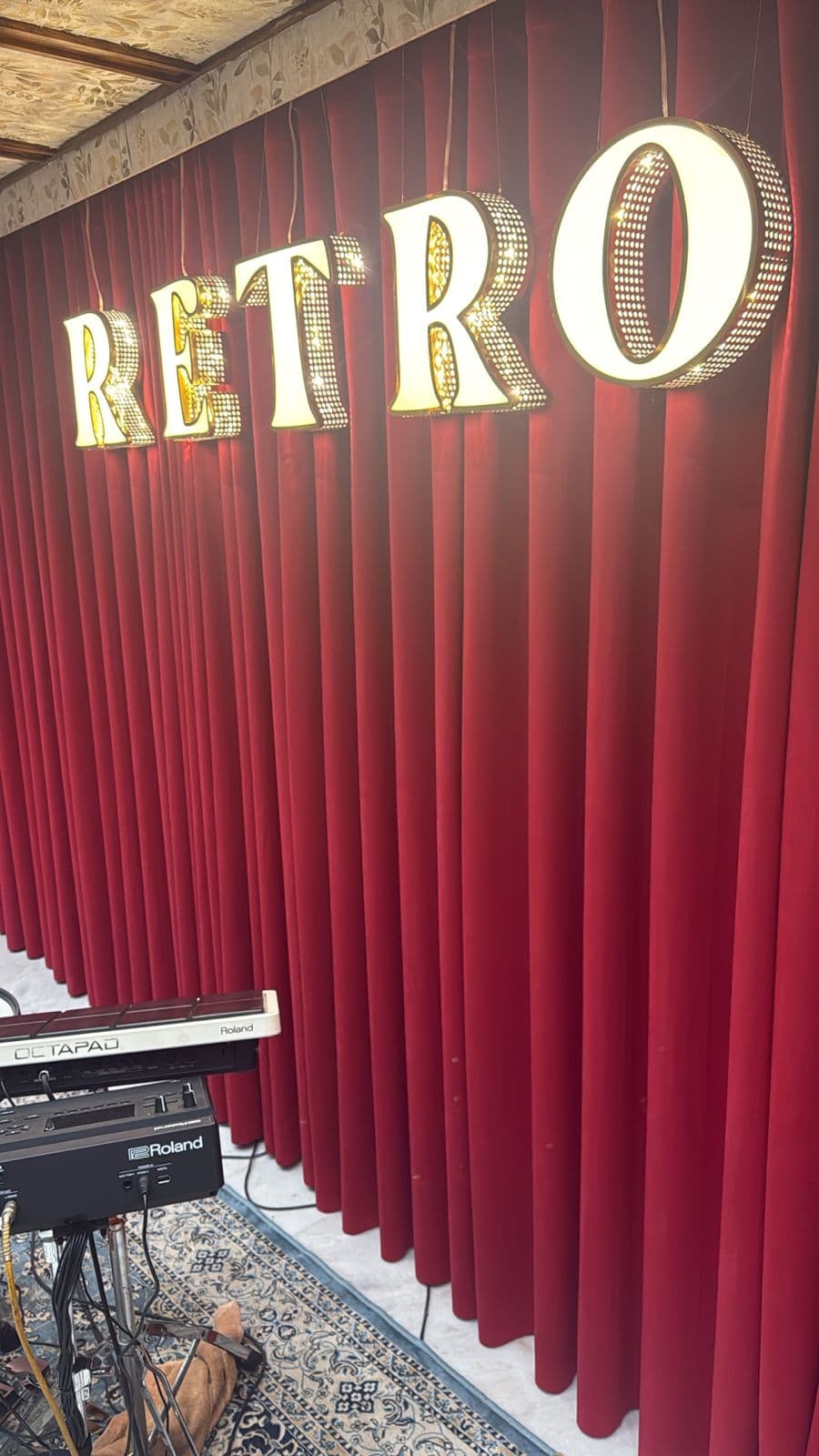 Retro Fine Dine restaurant photo gallery moment 06