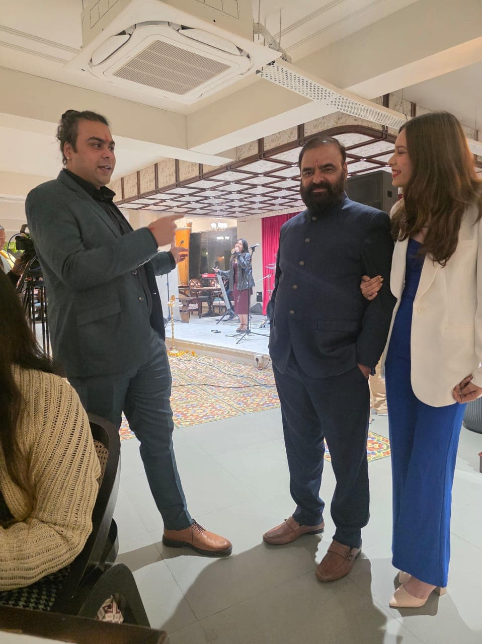 Retro Fine Dine restaurant photo gallery moment 29